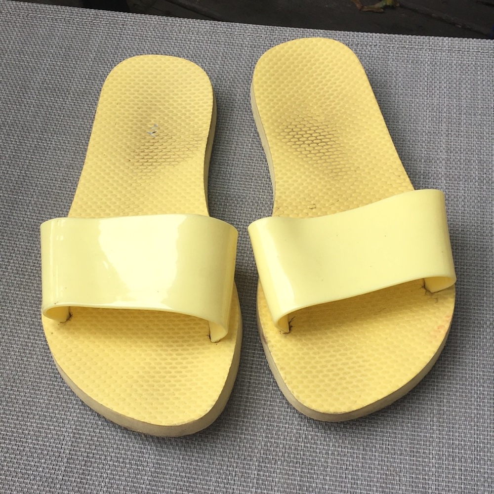 ☀️ Yellow Slides ☀️ - Picture 3 of 6